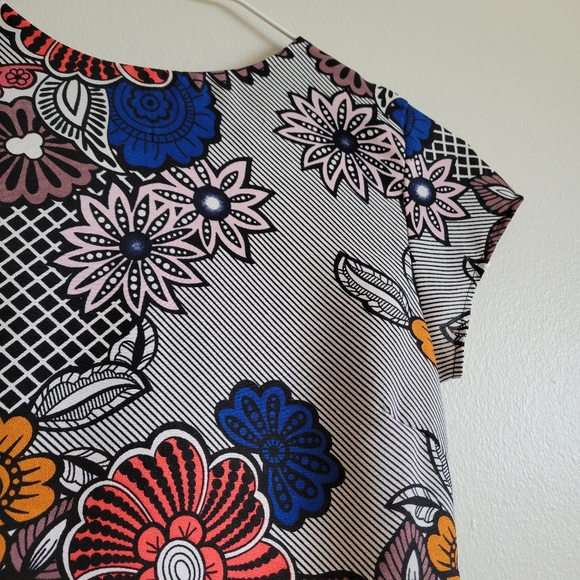 Glamorous Petite Cap Sleeve Floral Print Mini Shift Dress - Picture 6 of 11